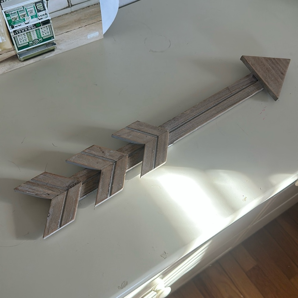 Rustic wood arrow home decor Great condition